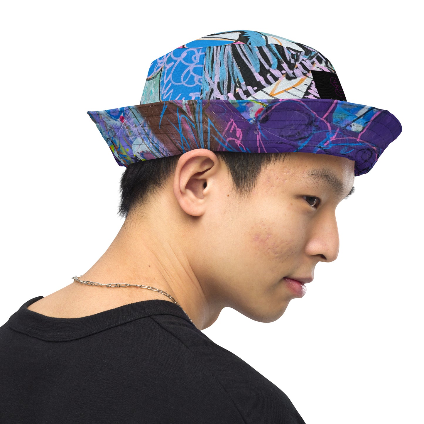 Reversible bucket hat